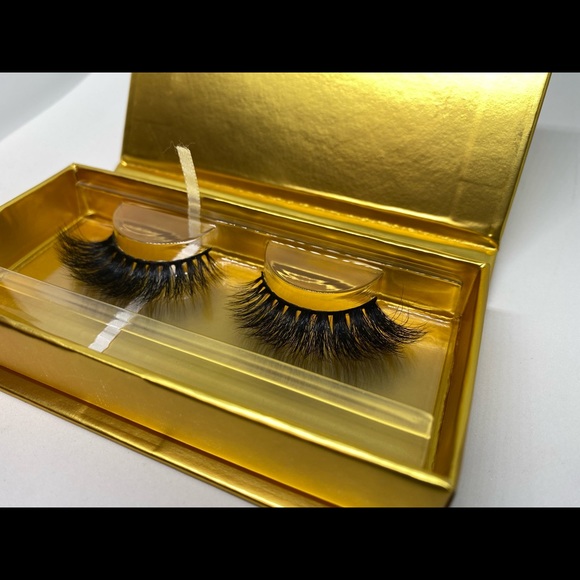 Luxury Mink Lashes - Picture 4 of 10